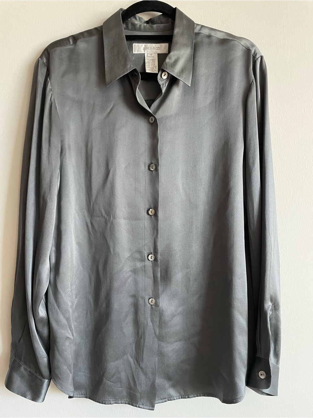 Vintage Jones & Co silver gray 100% silk button down blouse classic mature 10